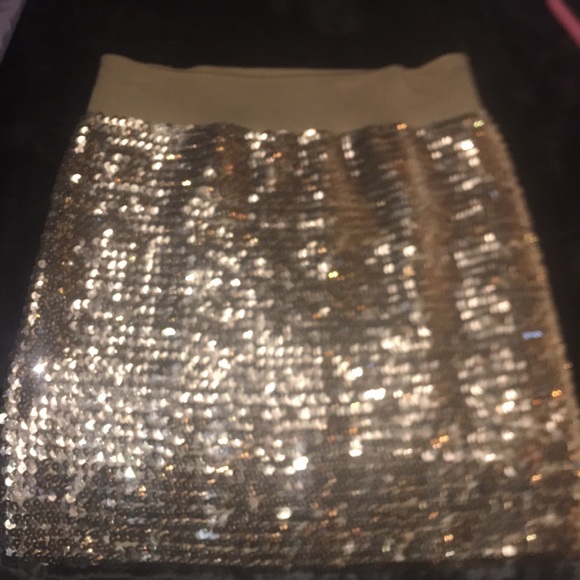 Gold sequin bodycon skirt - Picture 5 of 5